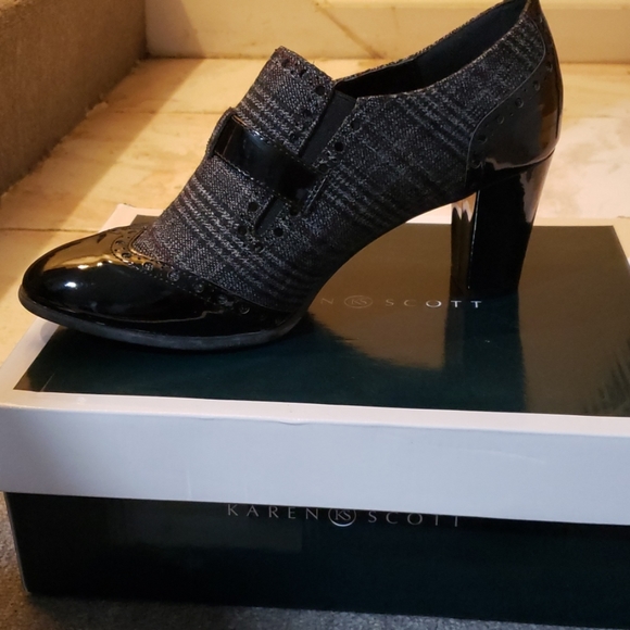 Shoes - Picture 3 of 5